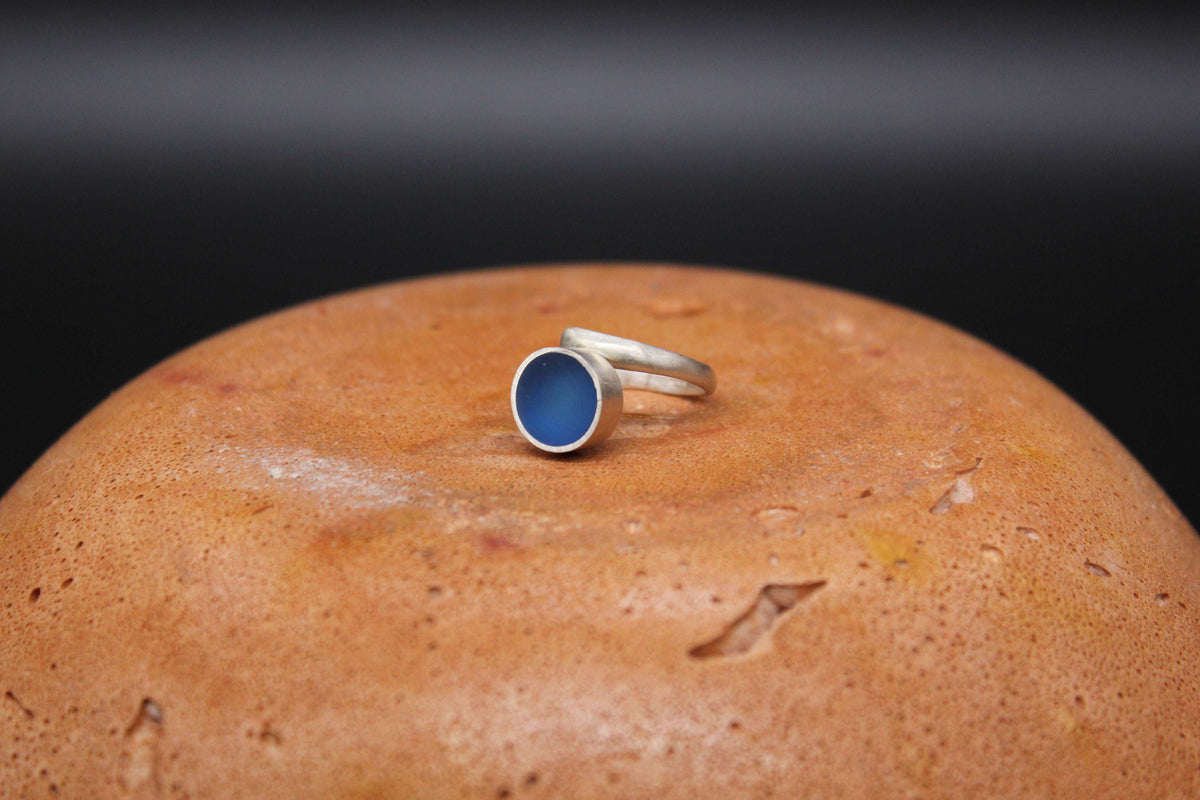 Blue round shape ring