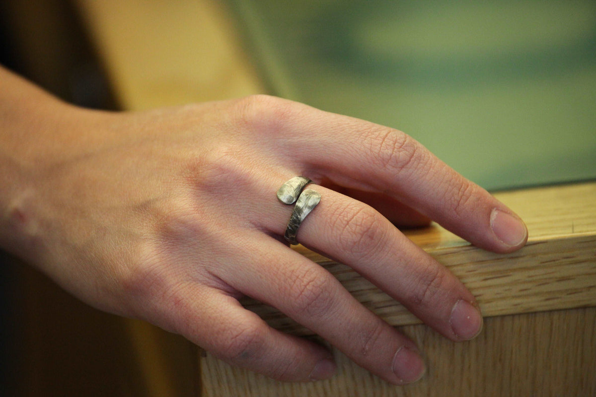 Adjustable silver ring