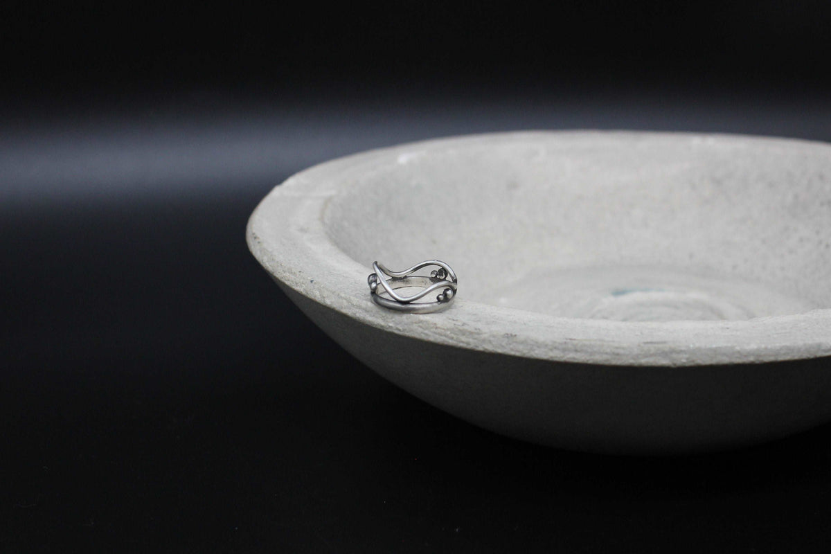 Wavy silver ring