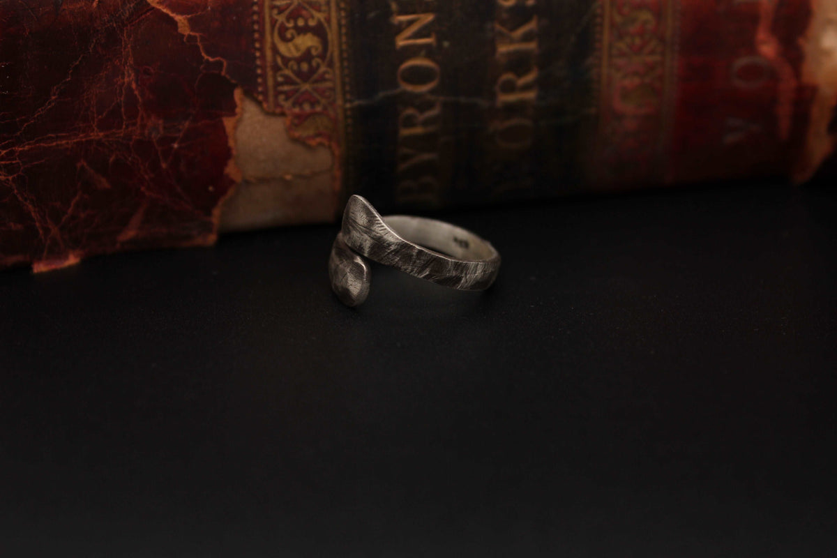 Adjustable silver ring